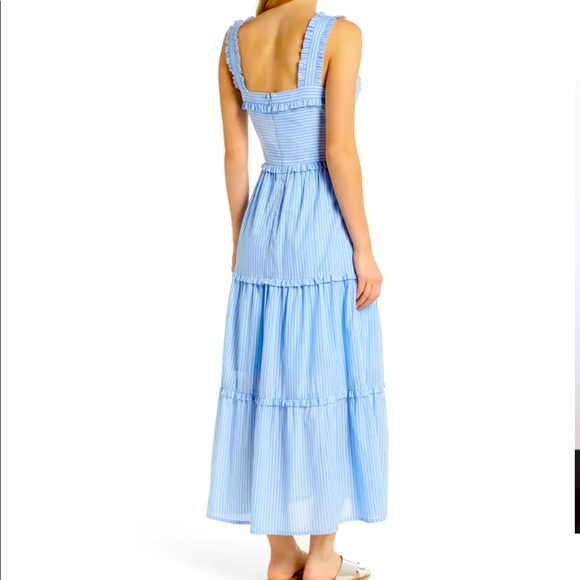 Gal meets glam Courtney 4 - Picture 3 of 12